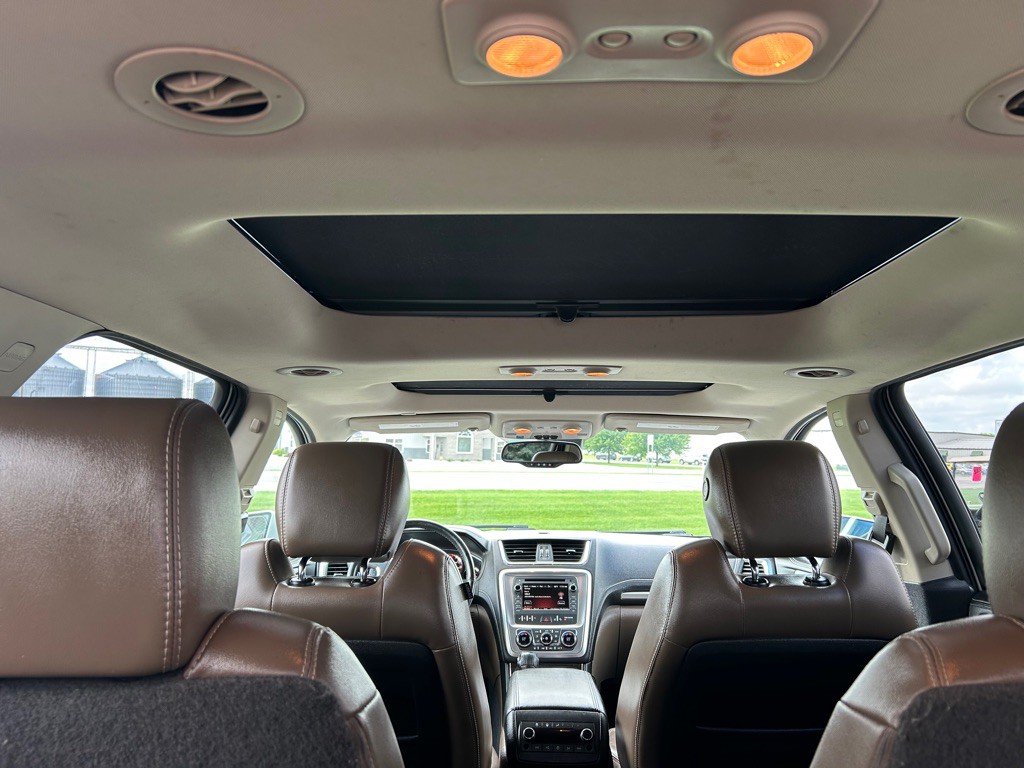 2017 GMC Acadia Image 7