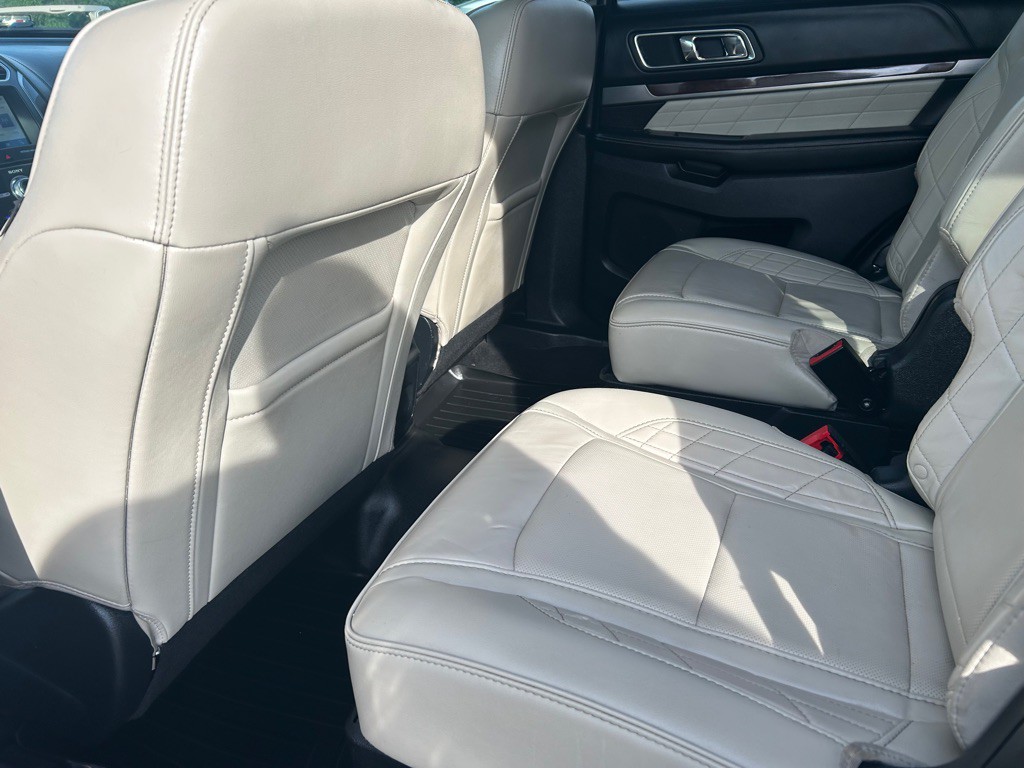 2018 Ford Explorer Image 8