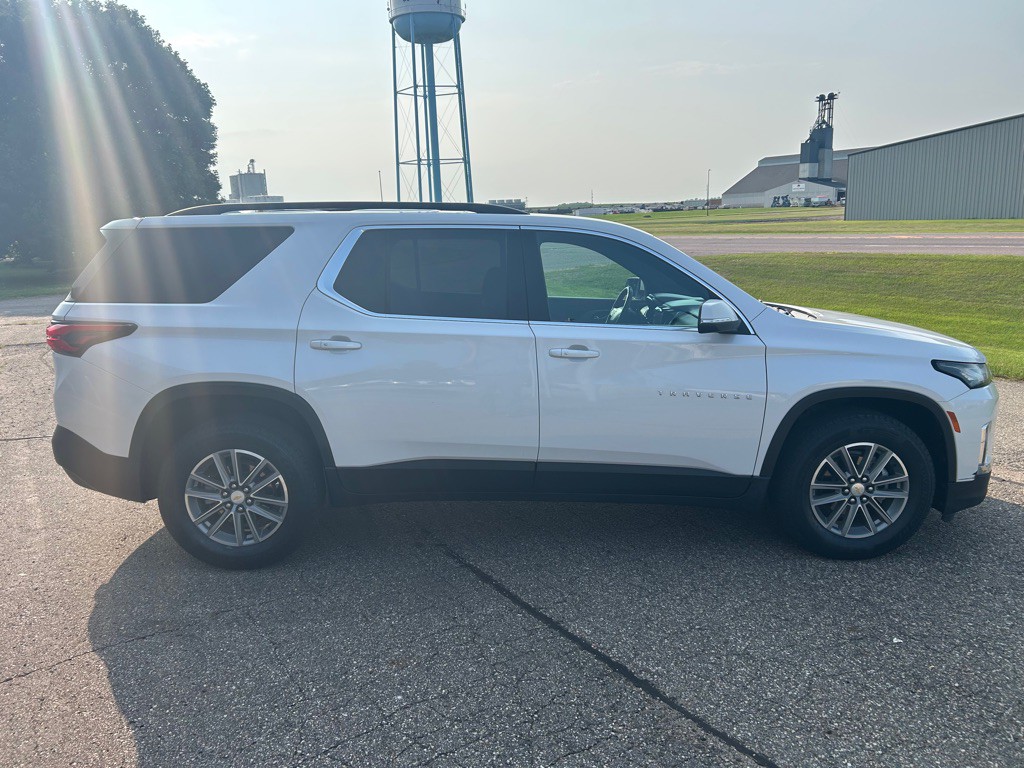 2022 Chevrolet Traverse Image 3