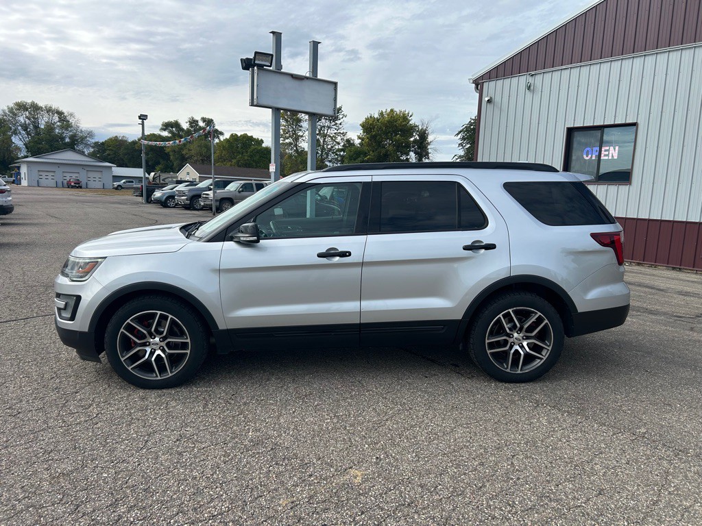 2017 Ford Explorer Image 1