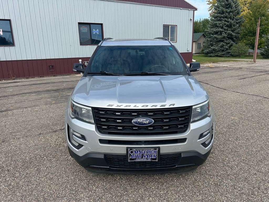 2017 Ford Explorer Image 2