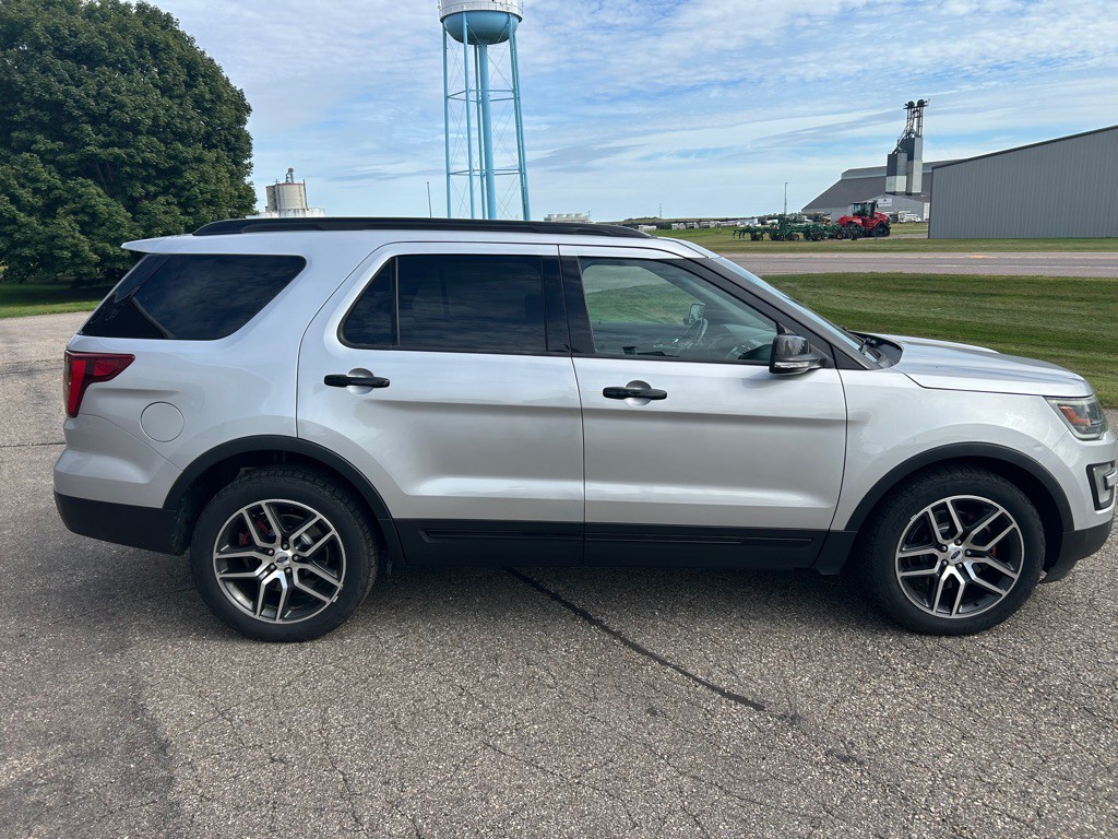 2017 Ford Explorer Image 3
