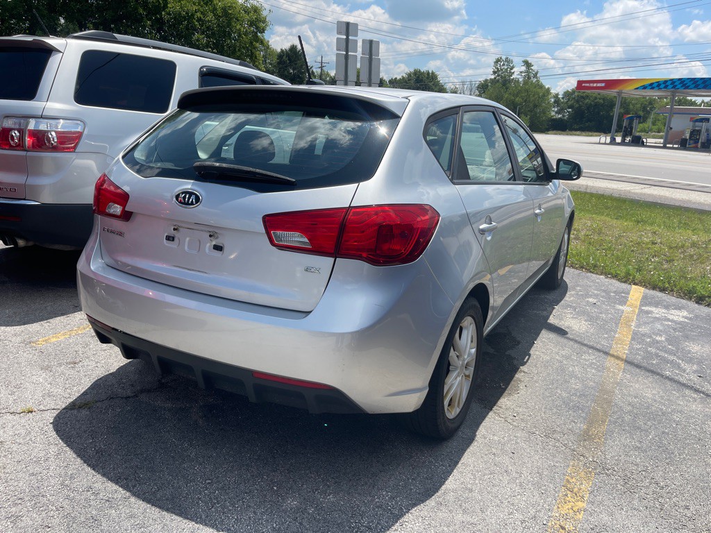 2011 Kia Forte Image 2