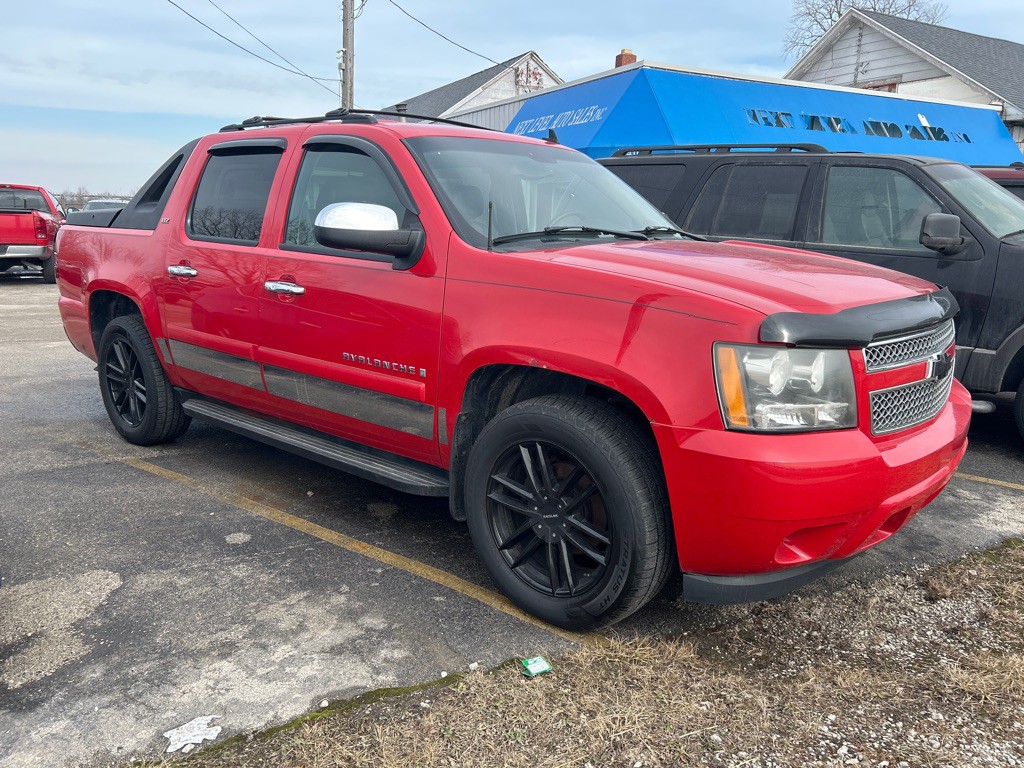 2008 Chevrolet Avalanche Image 2