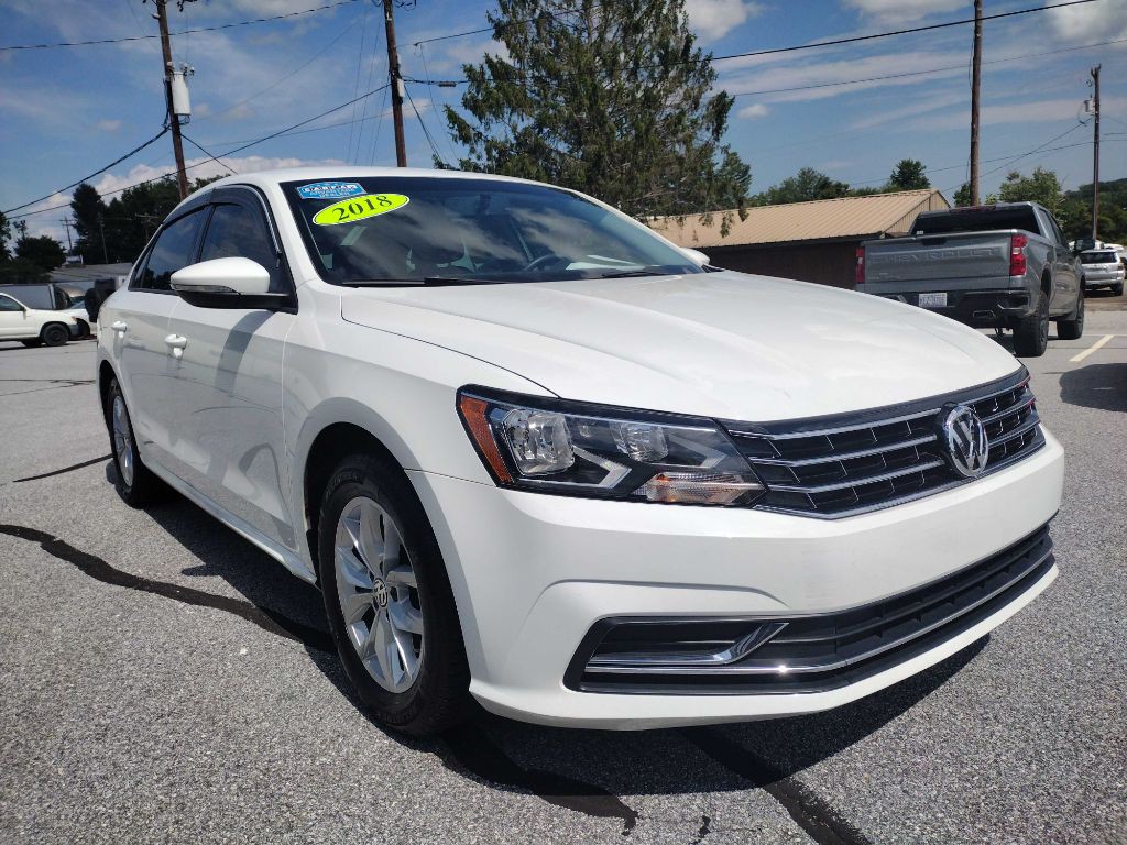 2018 Volkswagen Passat Image 1