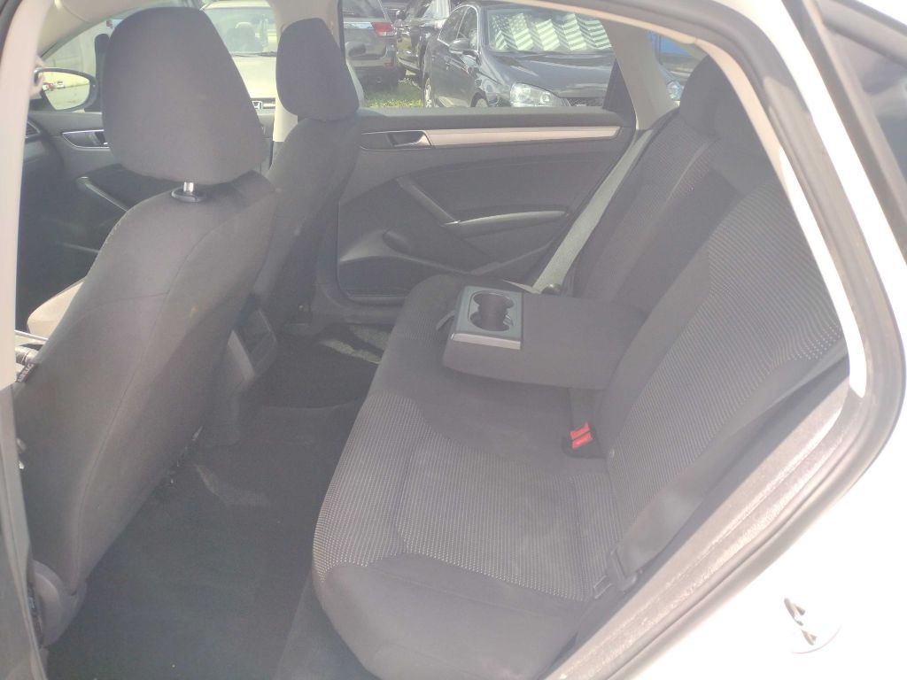 2018 Volkswagen Passat Image 7