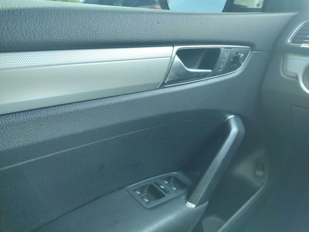 2018 Volkswagen Passat Image 13