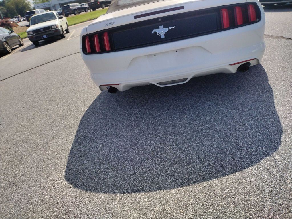 2015 Ford Mustang Image 4