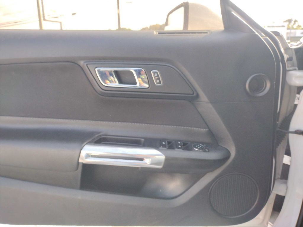 2015 Ford Mustang Image 9