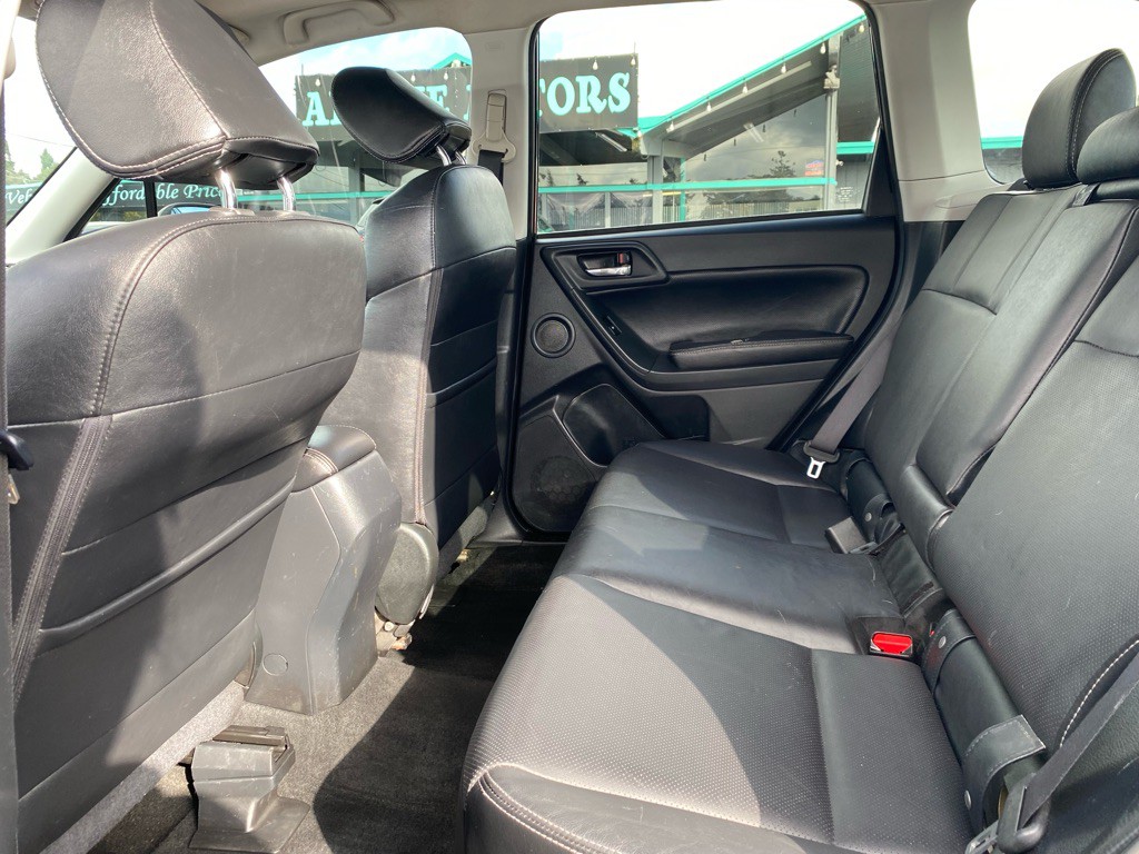 2016 Subaru Forester Image 8
