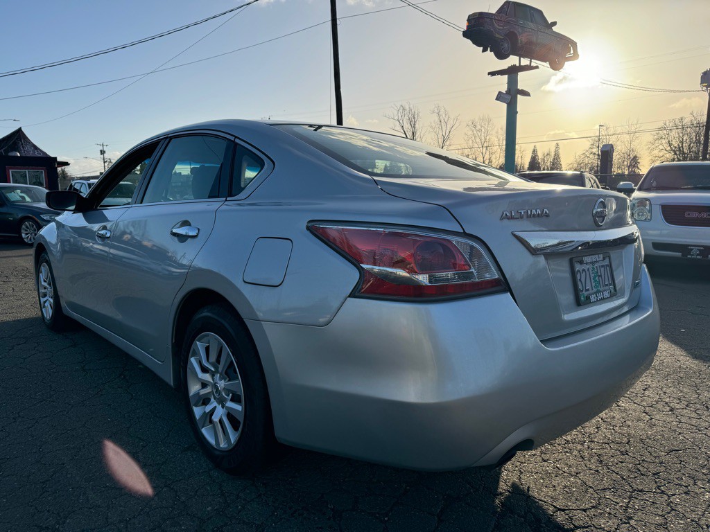2014 Nissan Altima Image 2