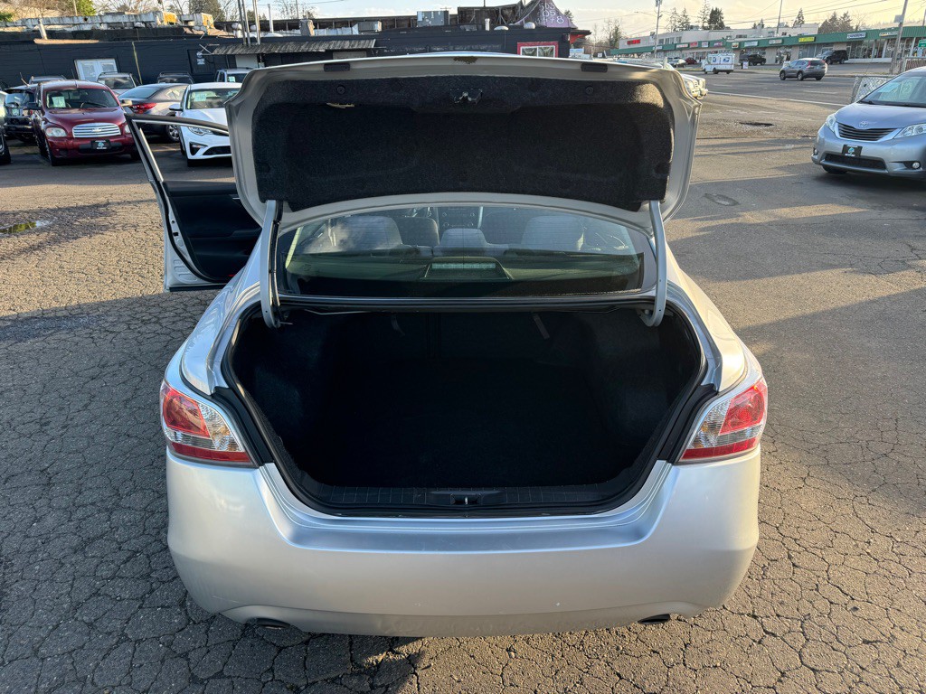 2014 Nissan Altima Image 10