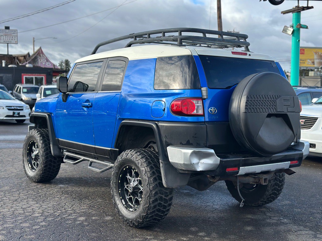 2010 Toyota FJ Cruiser Image 2