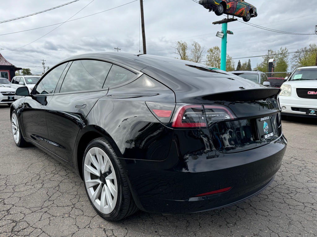 2022 Tesla Model 3 Image 2