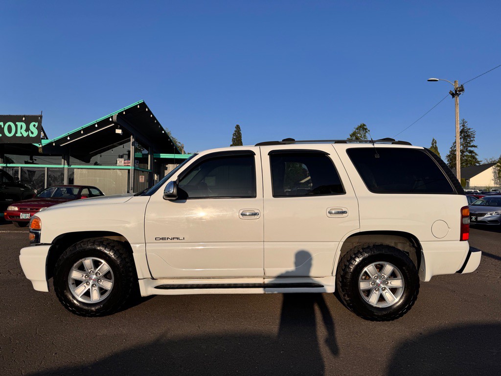 2001 GMC Denali Image 2