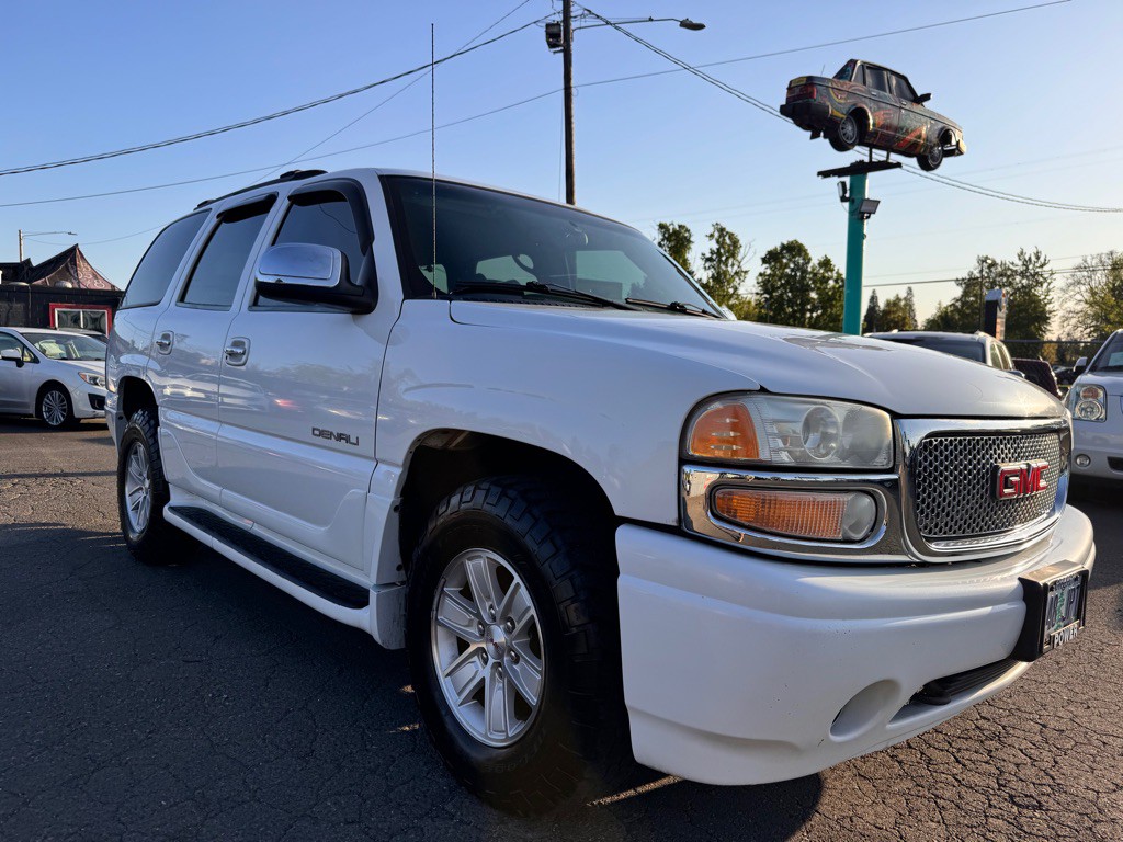 2001 GMC Denali Image 7