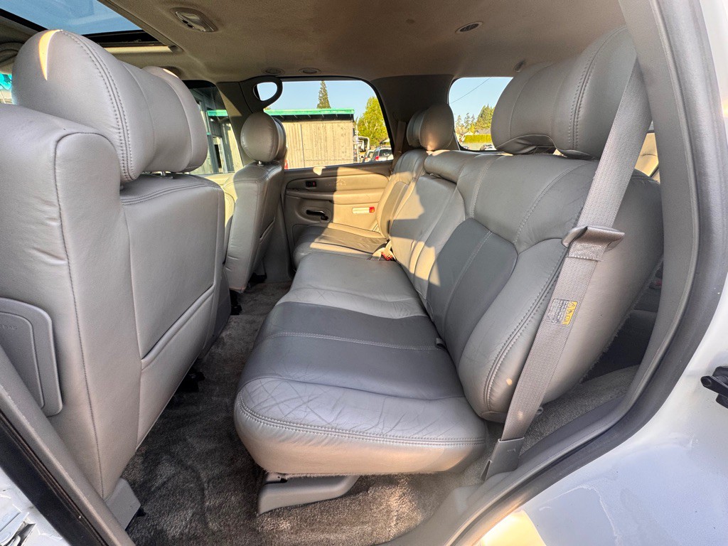 2001 GMC Denali Image 12