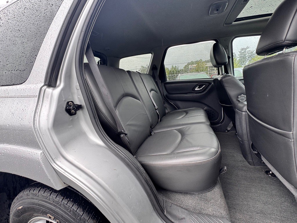 2005 Mazda Tribute Image 10