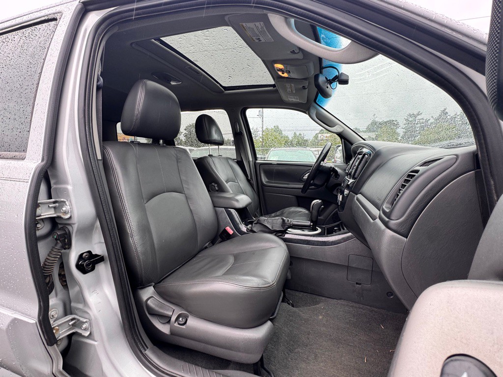 2005 Mazda Tribute Image 11