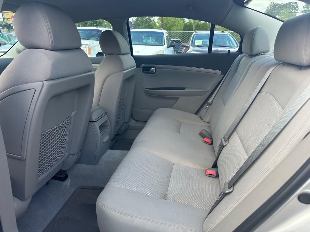 2008 Saturn Aura Image 8