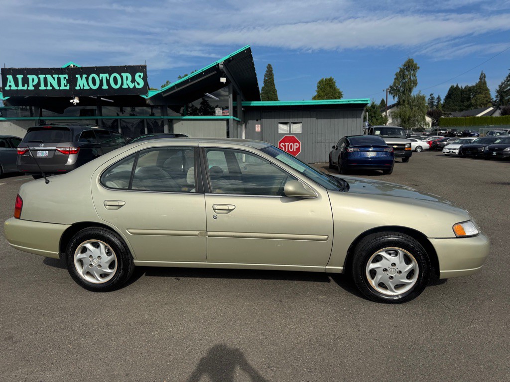 1998 Nissan Altima Image 3