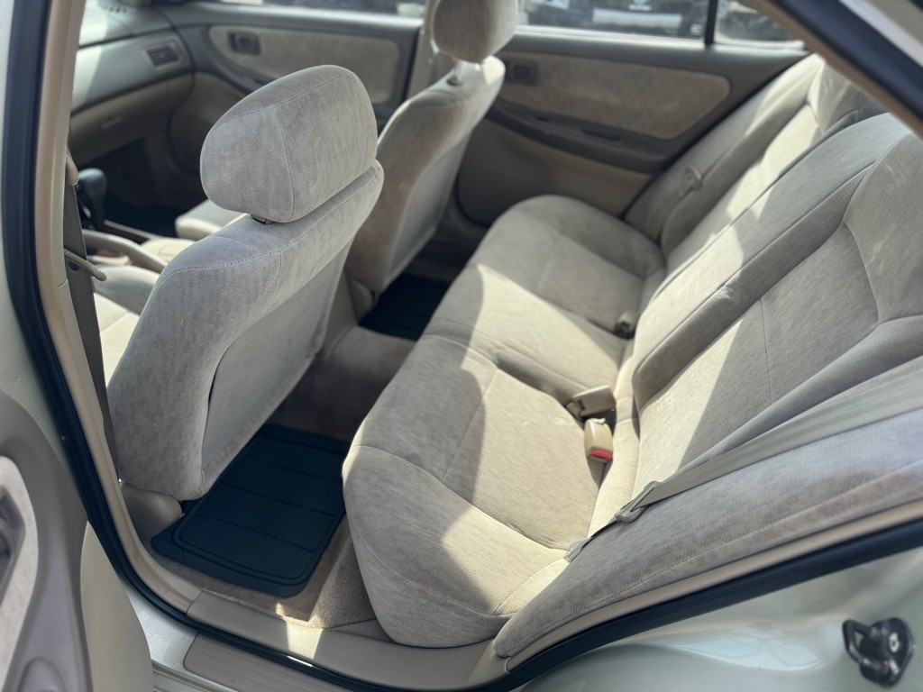1998 Nissan Altima Image 7