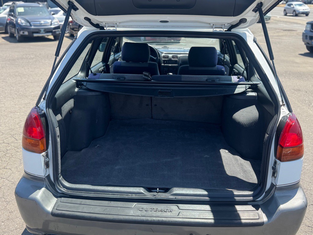 1996 Subaru Legacy Image 10
