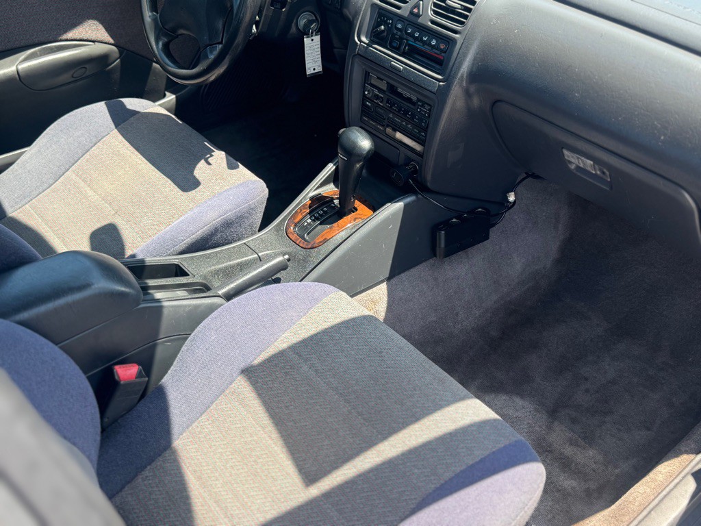 1996 Subaru Legacy Image 12