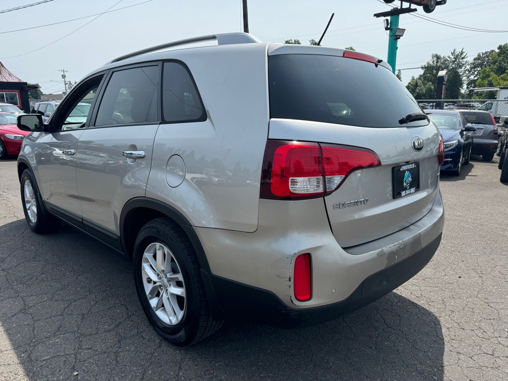 2014 Kia Sorento Image 2