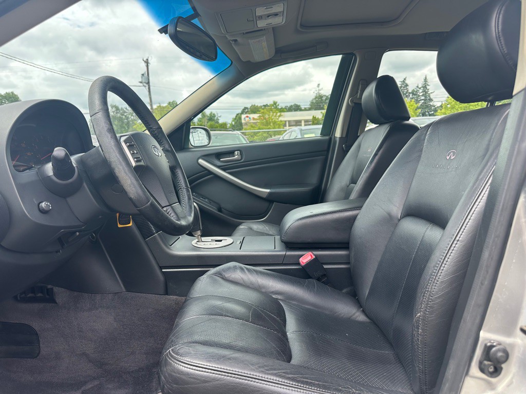 2003 INFINITI G35 Image 7