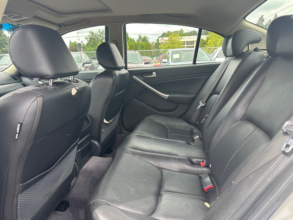 2003 INFINITI G35 Image 8