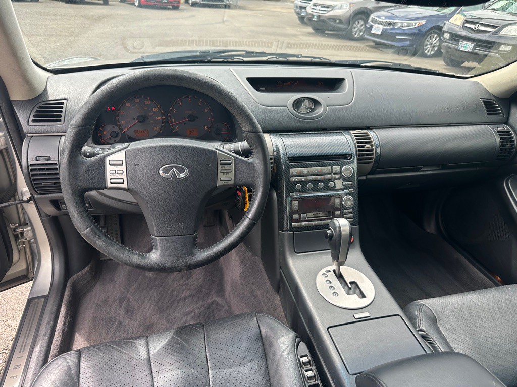 2003 INFINITI G35 Image 9