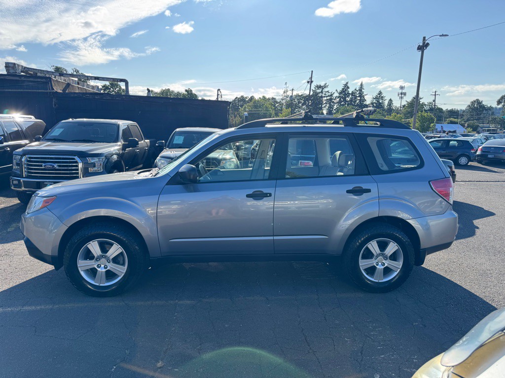 2011 Subaru Forester Image 2