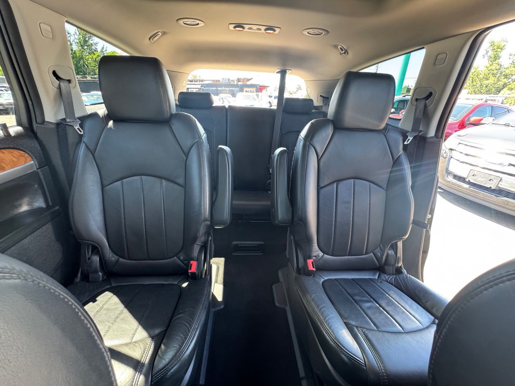2012 Buick Enclave Image 11