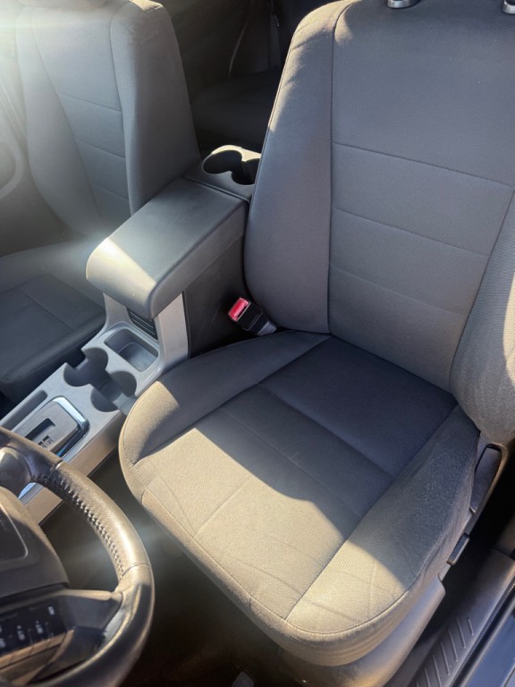 2010 Ford Escape Image 9