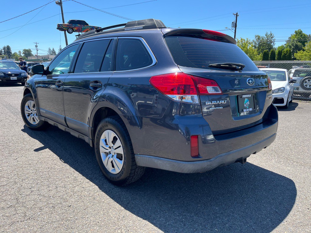 2010 Subaru Outback Image 3