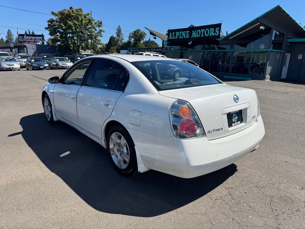 2003 Nissan Altima Image 2