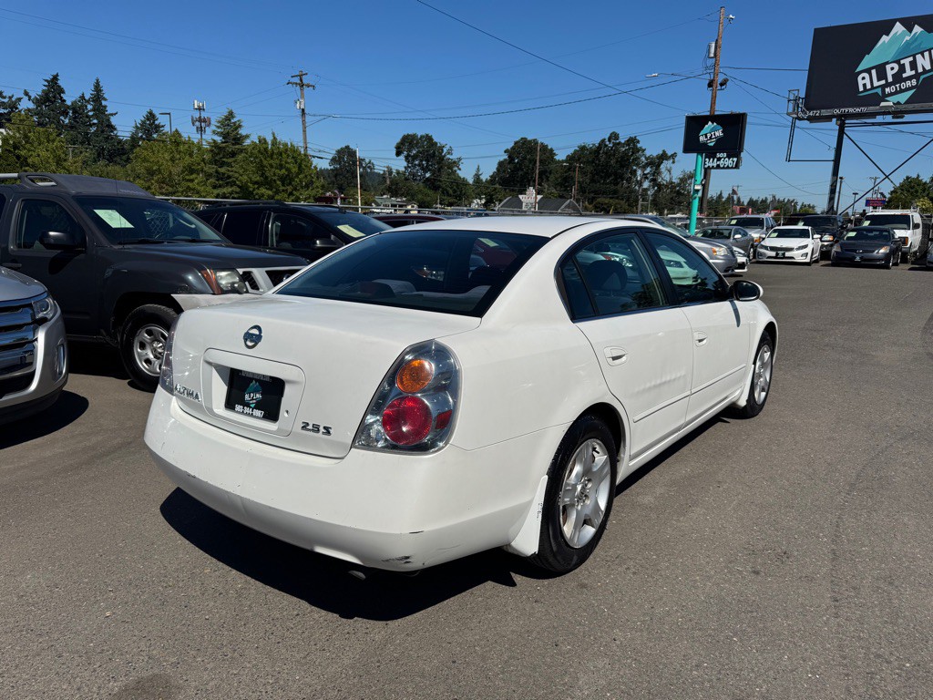 2003 Nissan Altima Image 3
