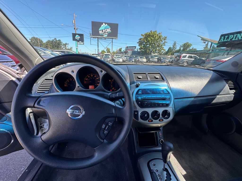 2003 Nissan Altima Image 8