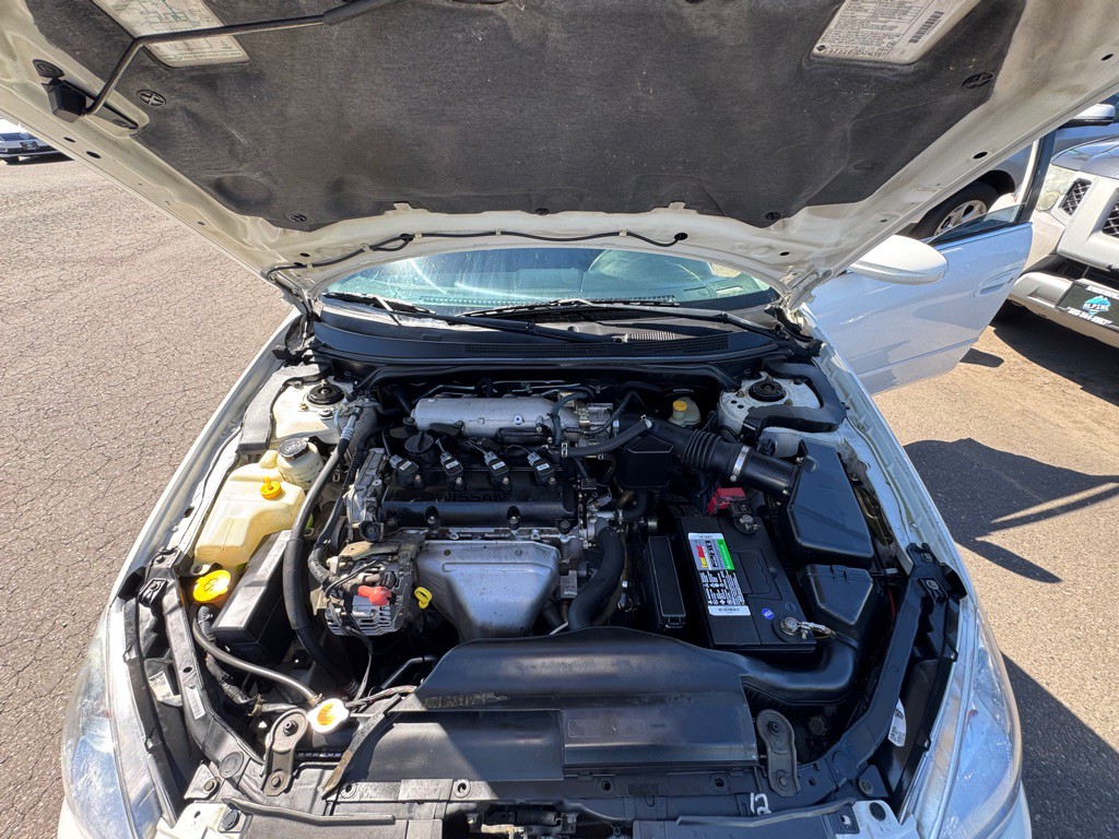 2003 Nissan Altima Image 9
