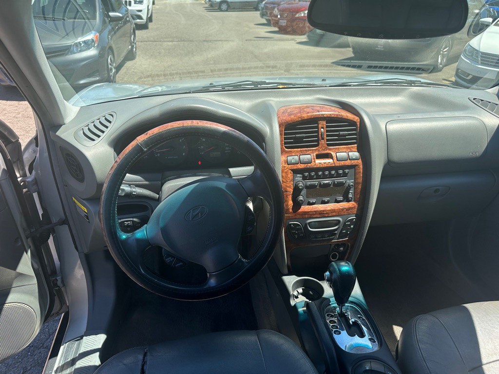 2004 Hyundai Santa Fe Image 8