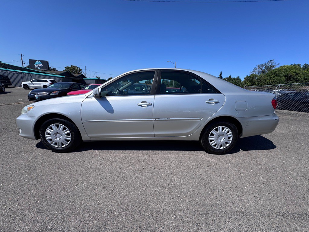 2005 Toyota Camry Image 2