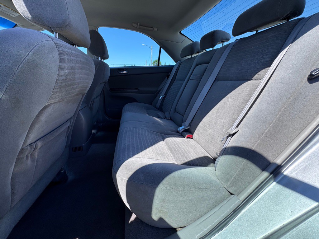 2005 Toyota Camry Image 10