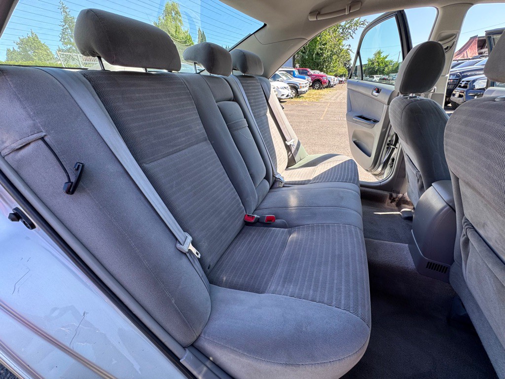 2005 Toyota Camry Image 12