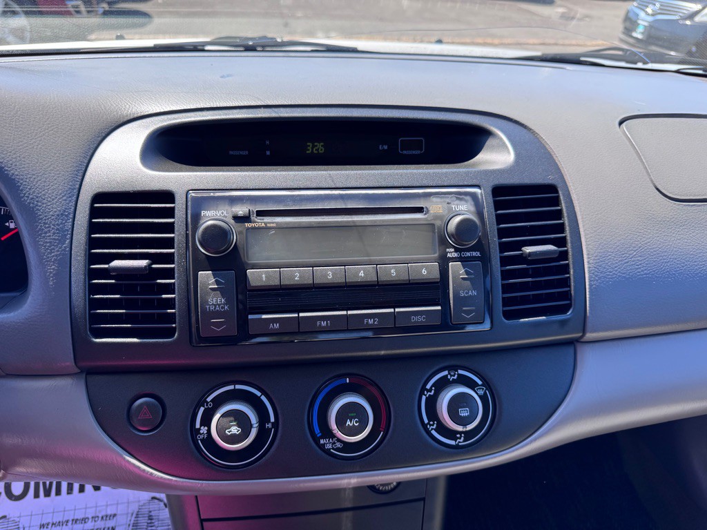 2005 Toyota Camry Image 17