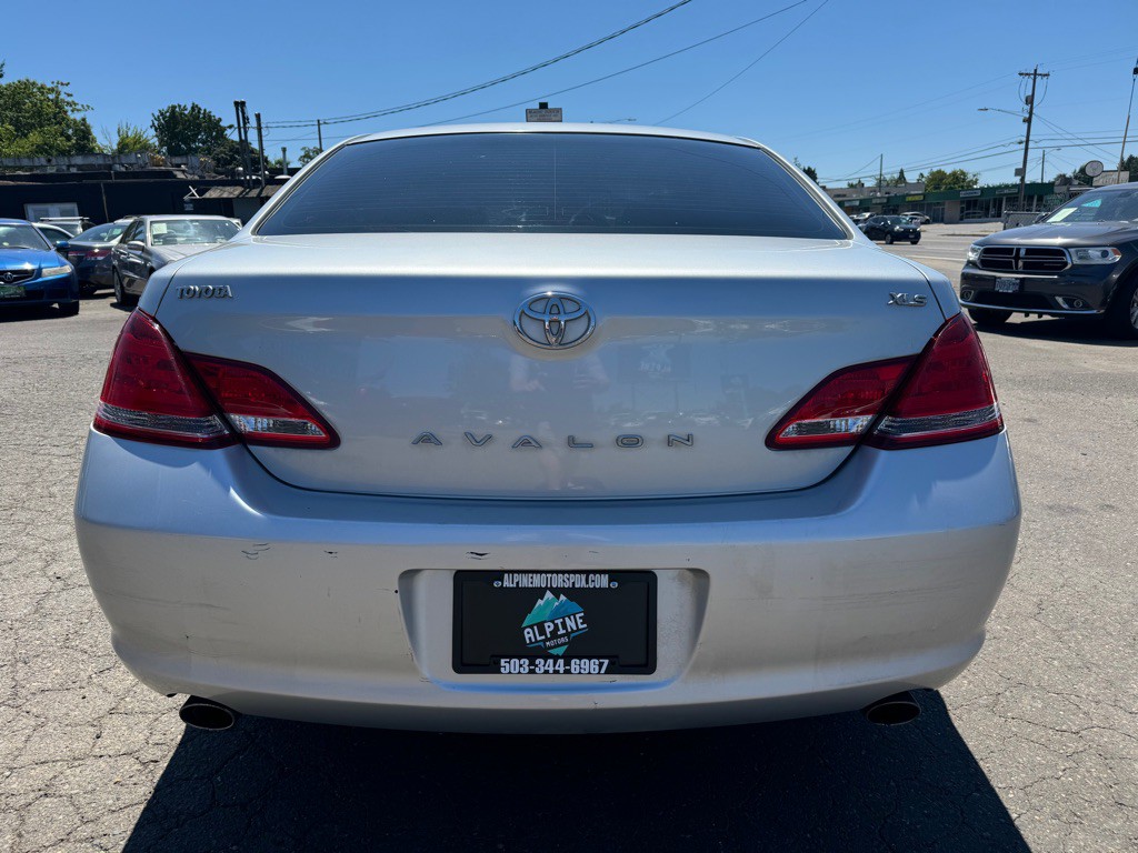 2005 Toyota Avalon Image 8