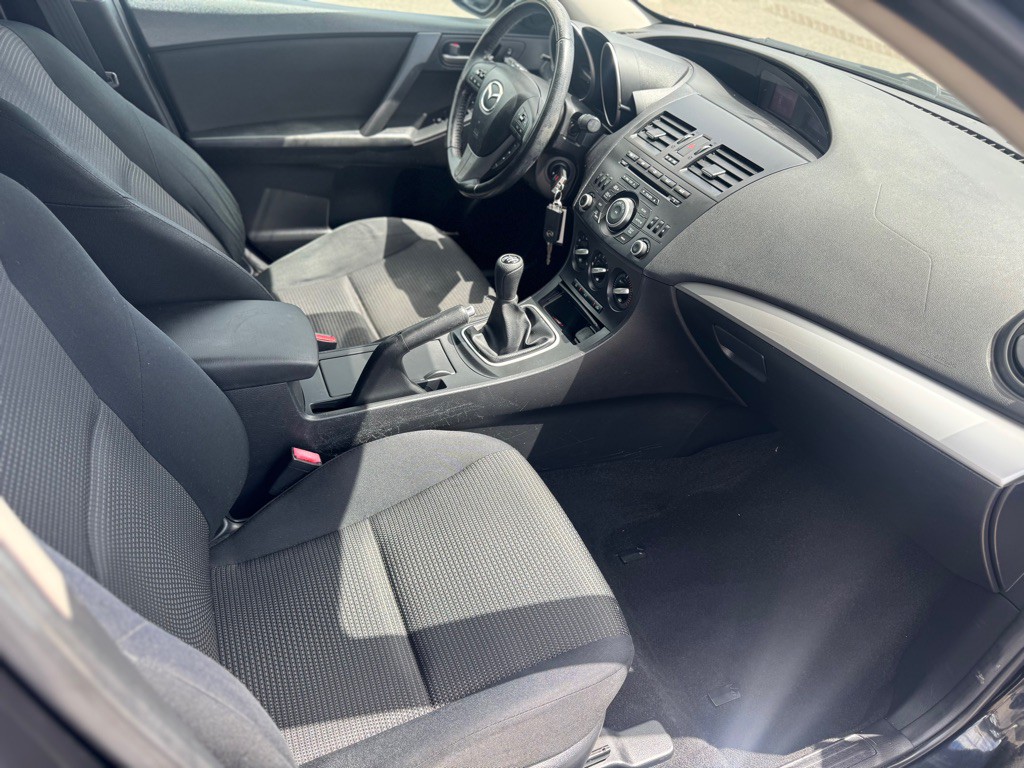 2012 Mazda Mazda3 Image 10