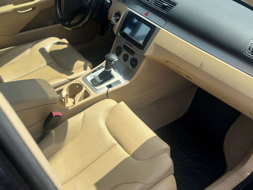 2008 Volkswagen Passat Image 11