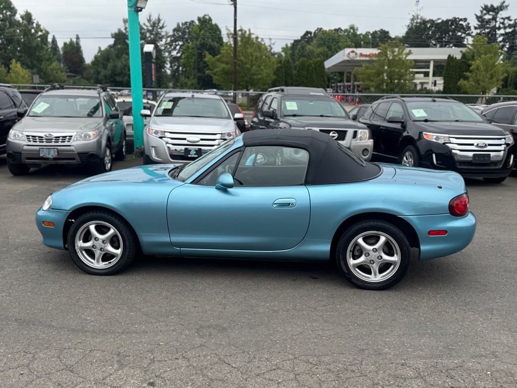 2002 Mazda MX-5 Miata Image 5