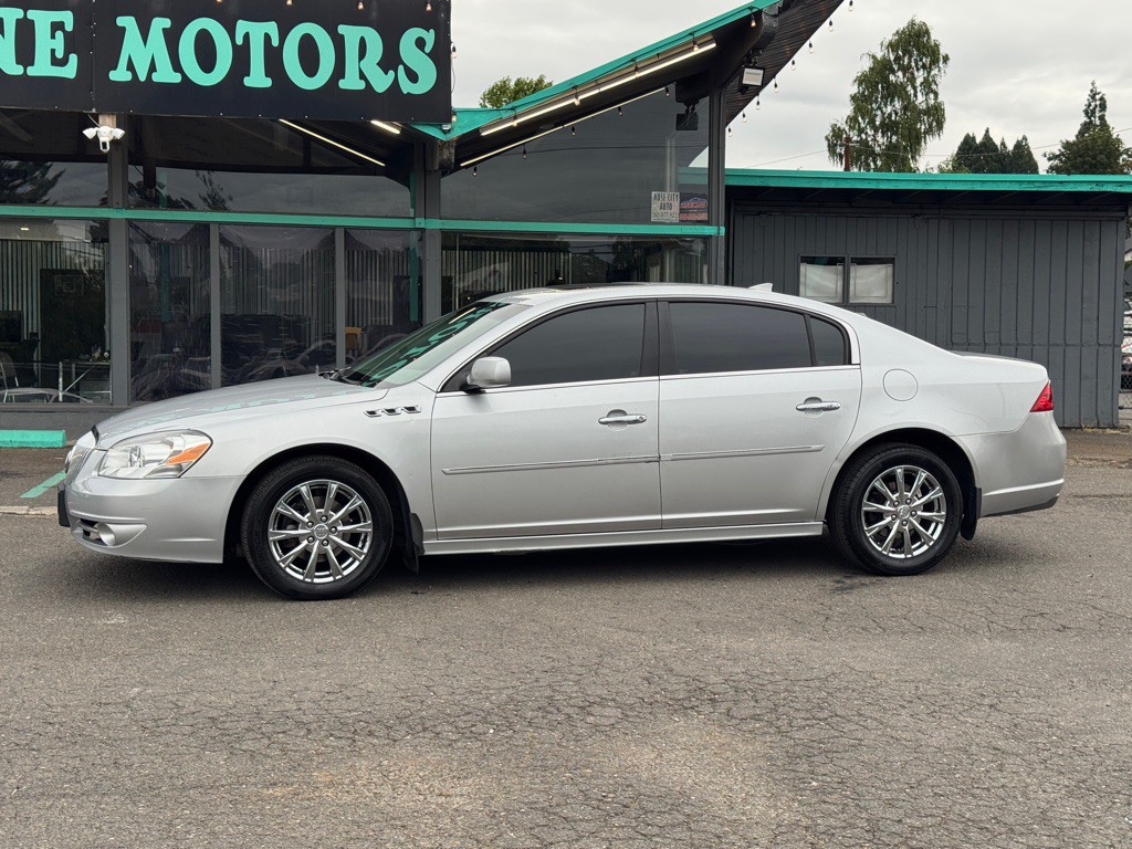 2010 Buick Lucerne Image 2